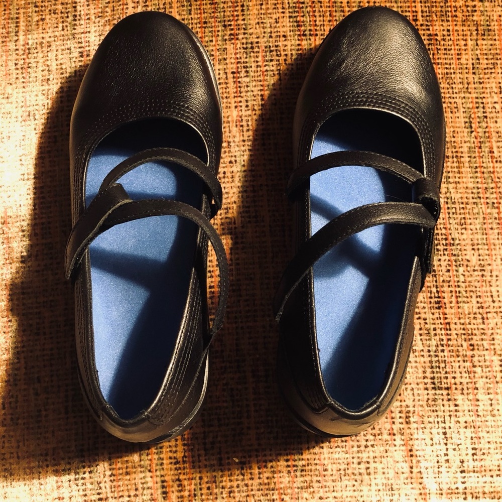 Apex Maryjanes diabetic shoes with removable insoles, size 7.5 Wide